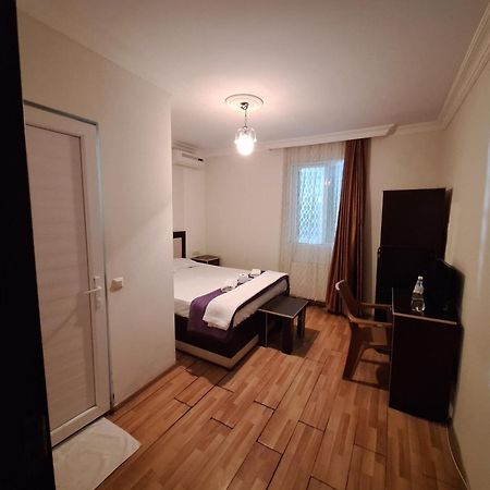 Gold Hotel Batum Extérieur photo