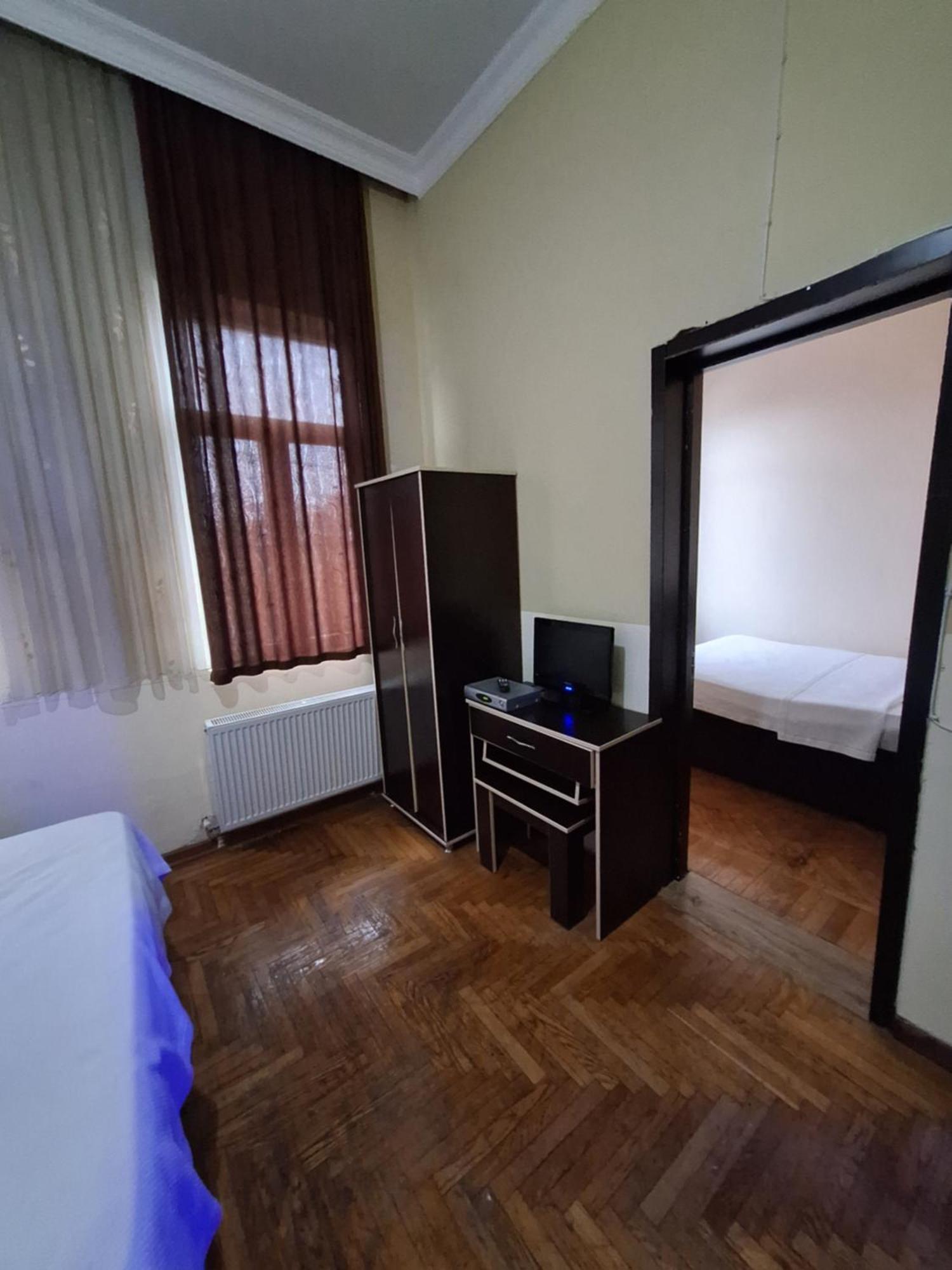 Gold Hotel Batum Extérieur photo
