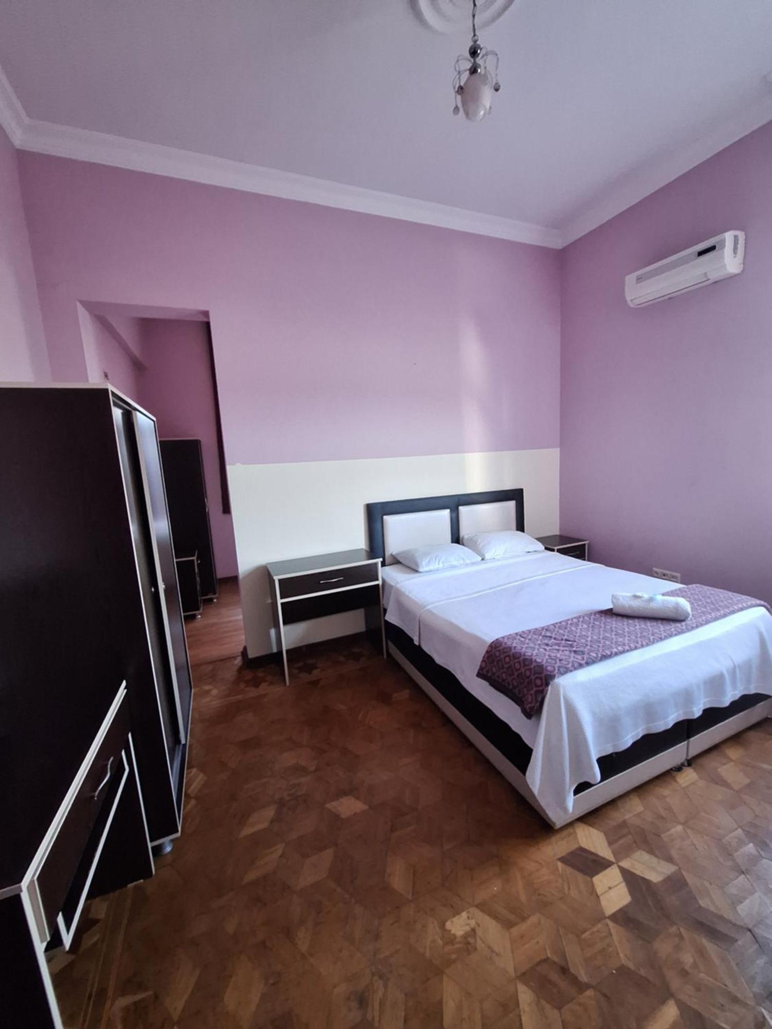 Gold Hotel Batum Extérieur photo