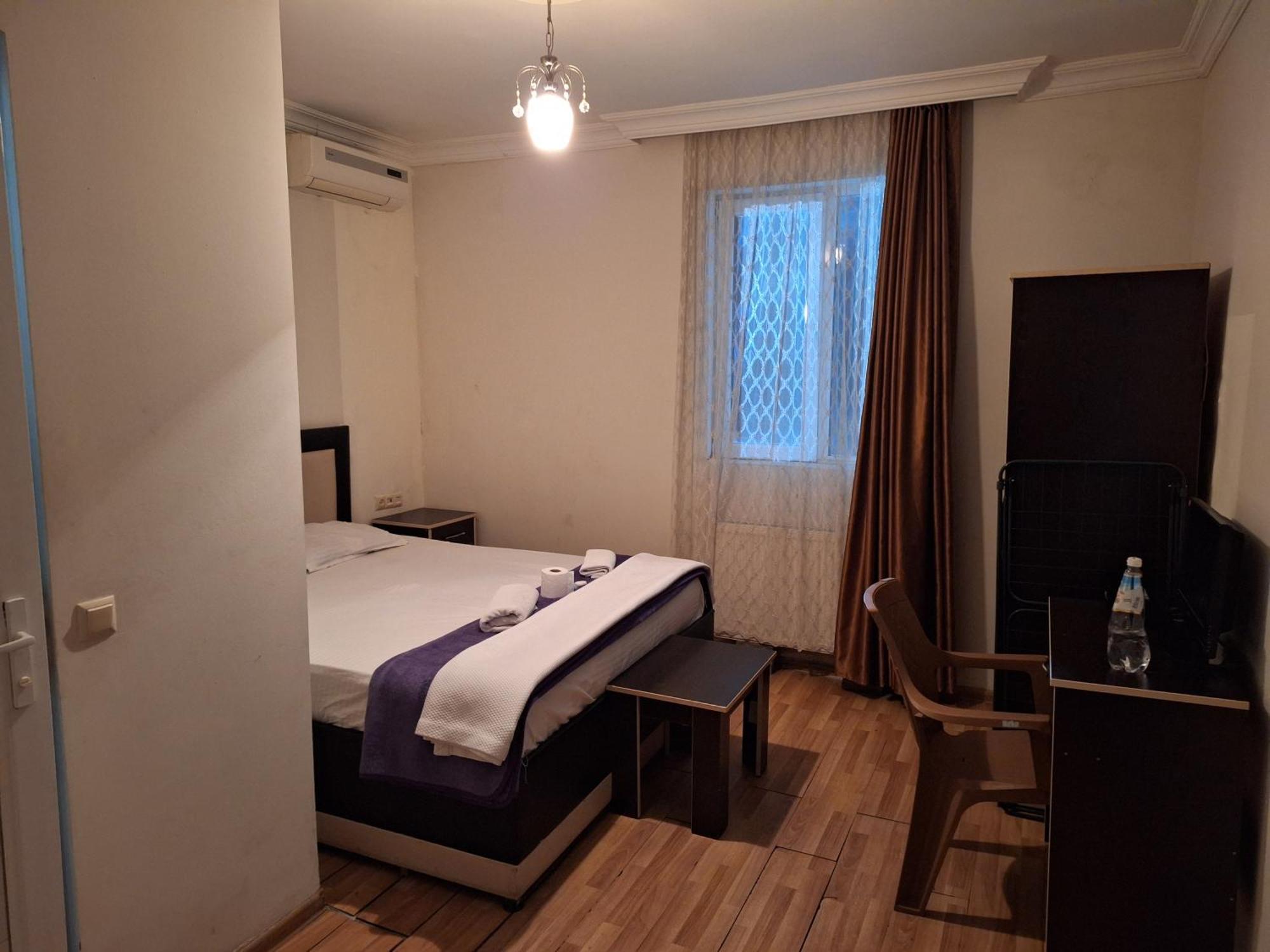 Gold Hotel Batum Extérieur photo