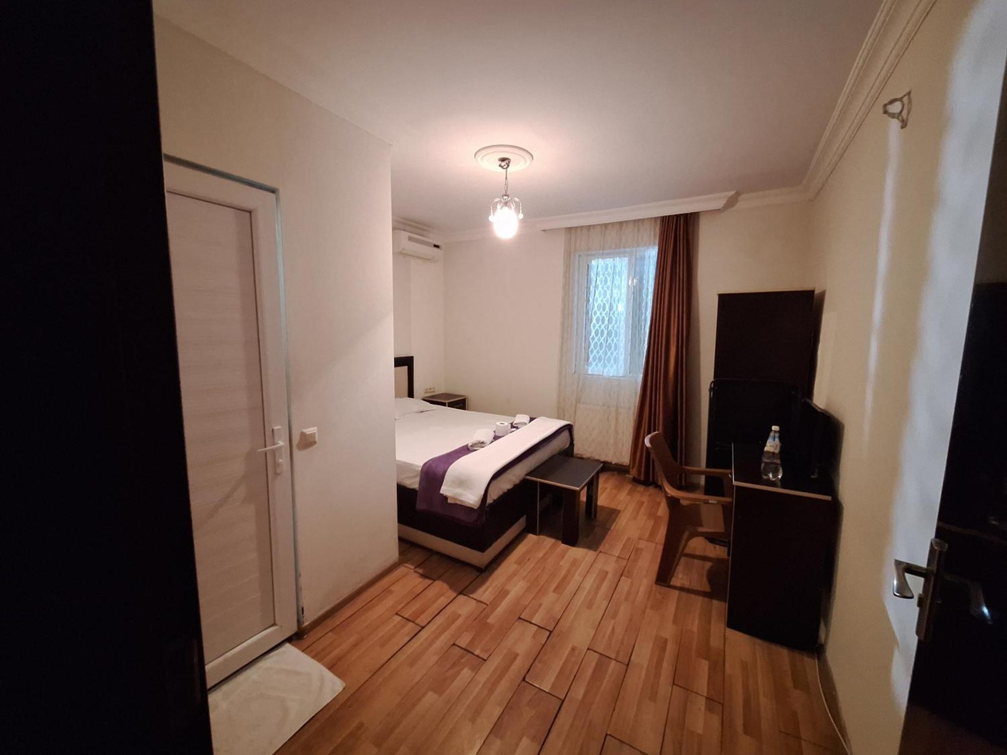 Gold Hotel Batum Extérieur photo