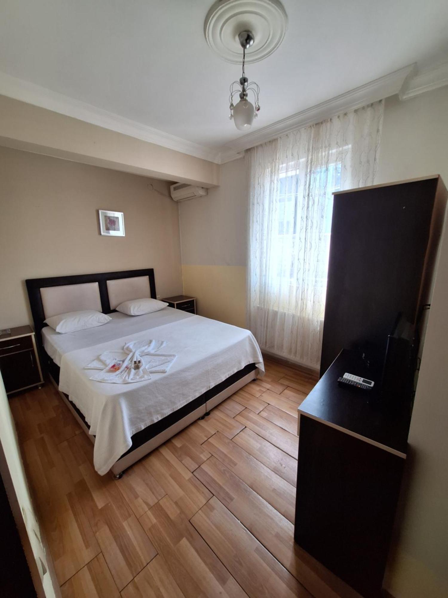 Gold Hotel Batum Extérieur photo